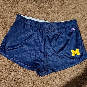 2XL Champaign U of M shorts